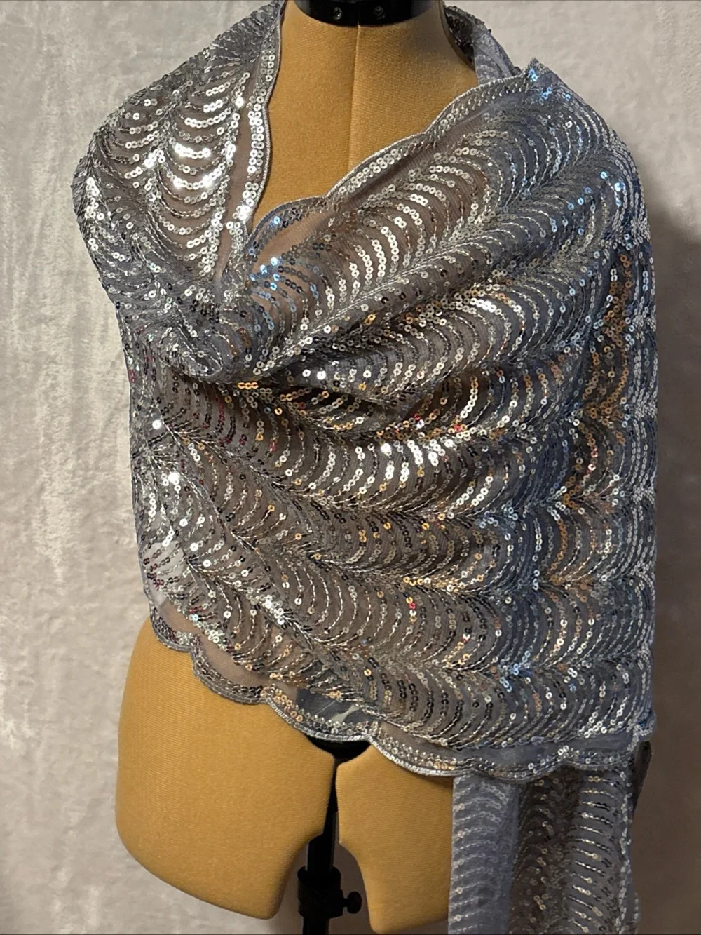 NWT Cejon Silver Scallop Sequin Wrap